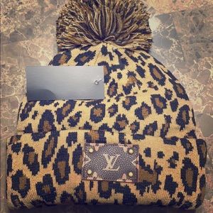 Leopard winter hat